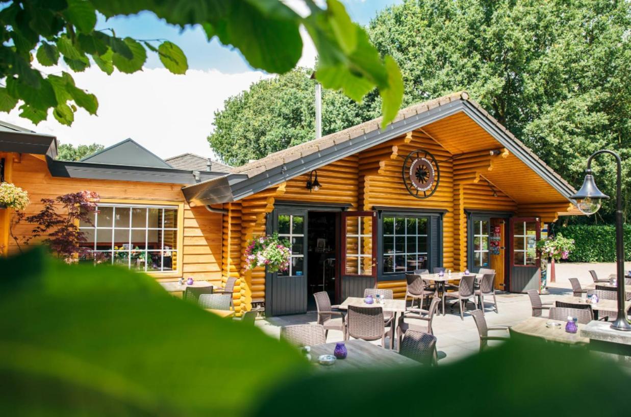 Vila Een Gezellige Chalet Met Zonnige Buitenruimte Op De Veluwe! Putten Exteriér fotografie